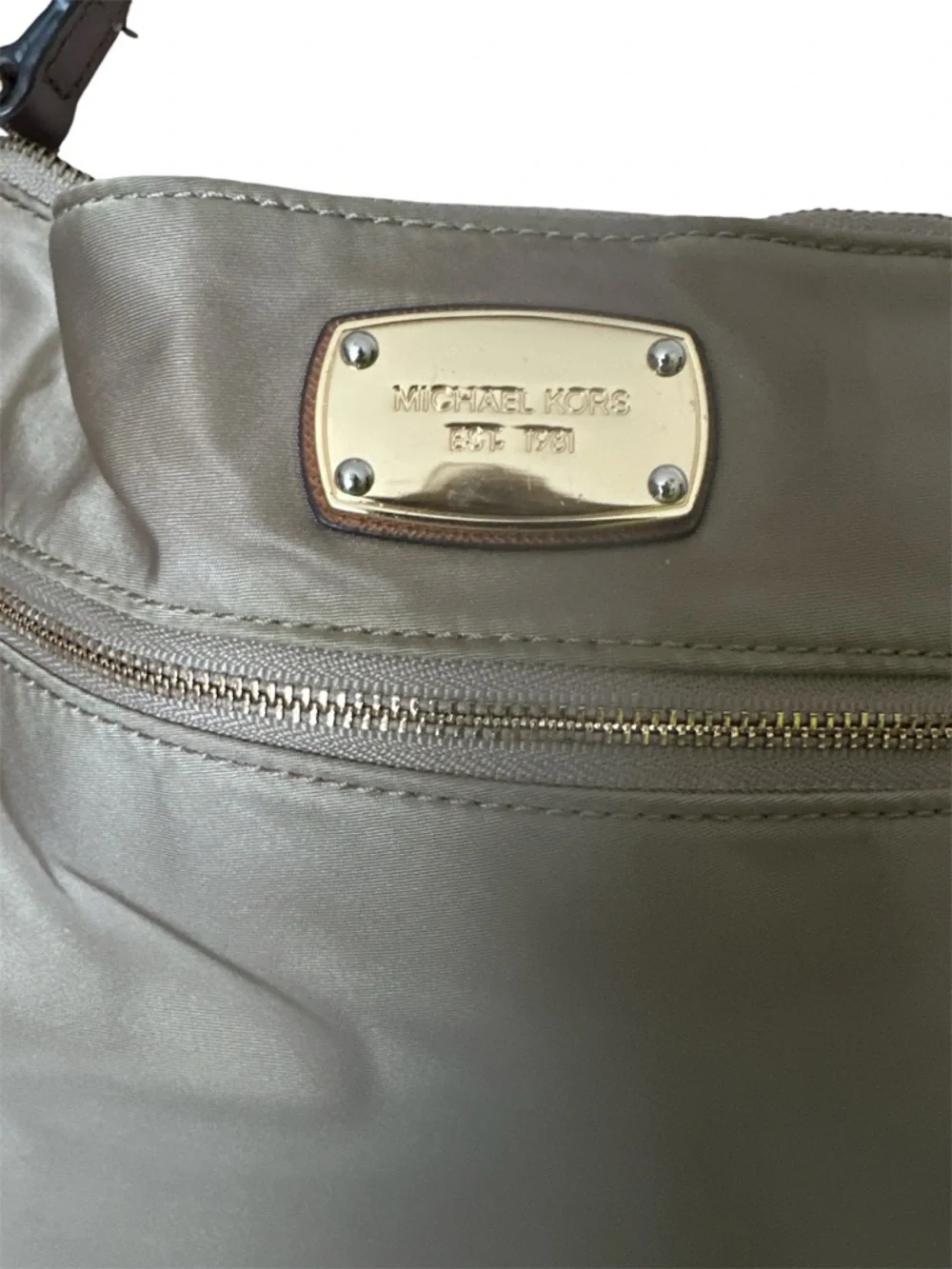 Michael Kors measures 10“